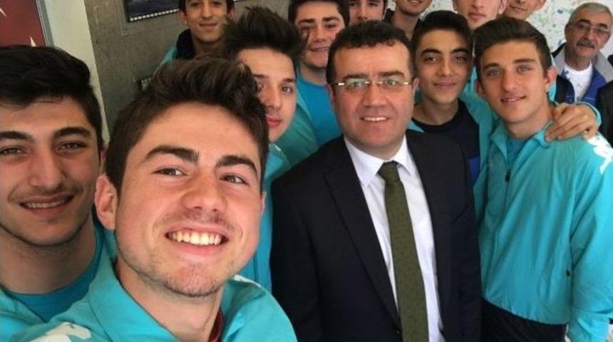 Başkan Taş&ccedil;ı&rsquo;ya &lsquo;şampiyonluk&rsquo; S&ouml;z&uuml; Verdiler