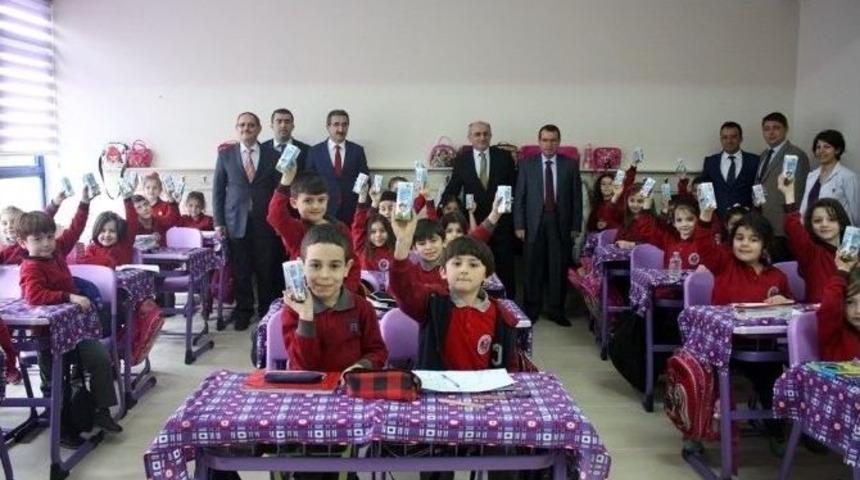 Trabzon&rsquo;da Okullarda S&uuml;t Dağıtımına Başlandı