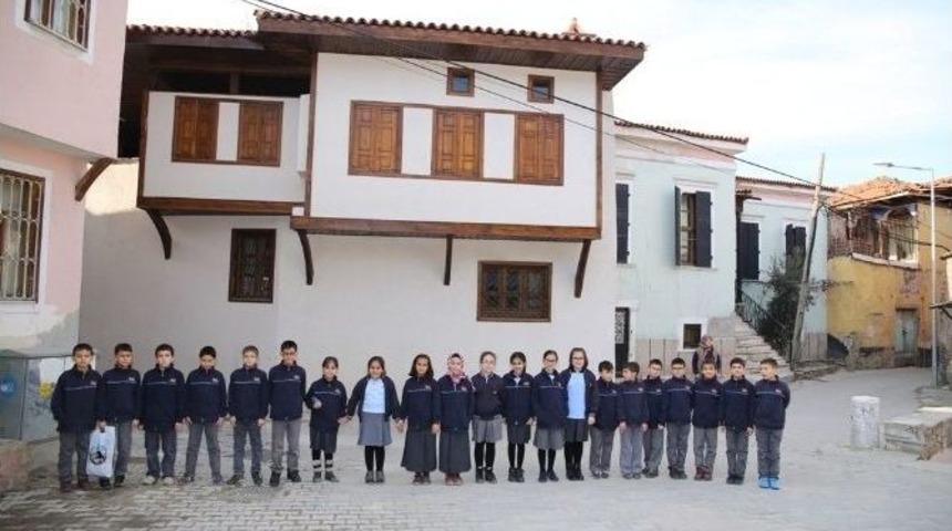 Tarihi Kula Evleri Misafirlerini Ağırladı