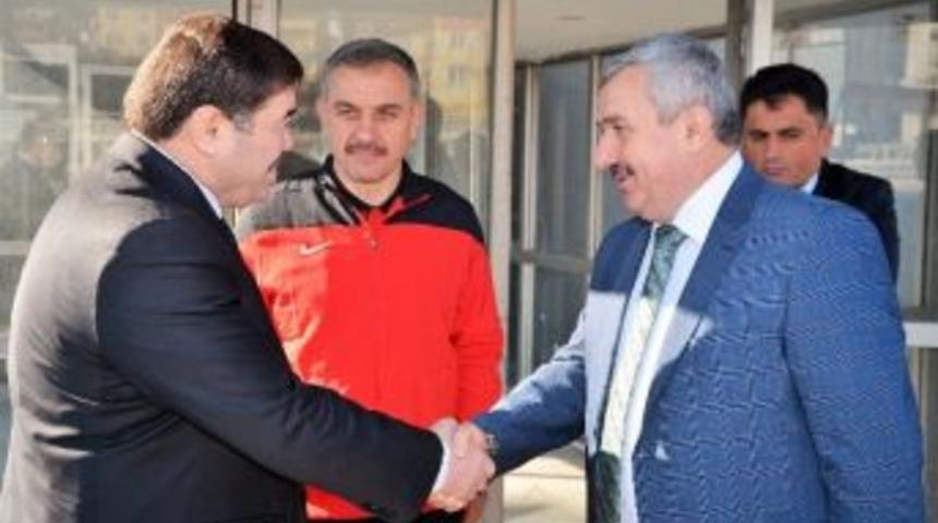 Güreş’in Kalbi Körfez’de Atıyor