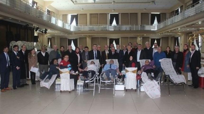Sakaryalı Gazeteciler Kan Bağışladı