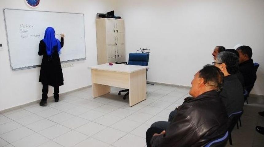Karaman&rsquo;da Kent Konseyi Sığınmacılar İ&ccedil;in Dil Kursu A&ccedil;tı