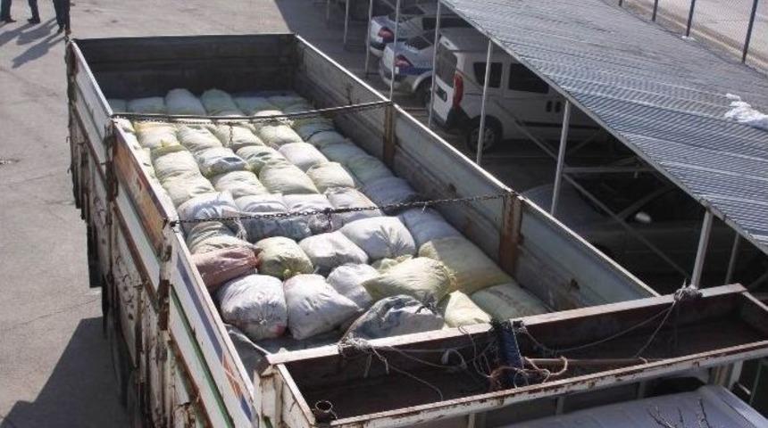 Erzincan&rsquo;da 151 Bin Paket Ka&ccedil;ak Sigara Ele Ge&ccedil;irildi