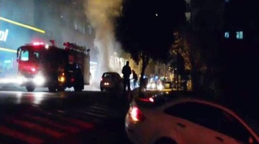 Aracının Yandığını Fark Eden S&uuml;r&uuml;c&uuml; Eşi &Ccedil;ocuğunu Son Anda Kurtardı