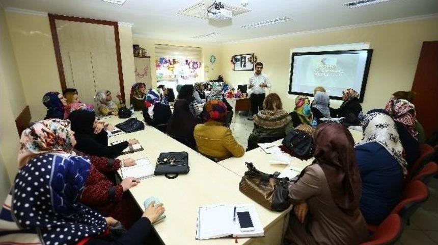 Geleceğin İş Kadınları İ&ccedil;in Girişimcilik Kursu A&ccedil;ıldı