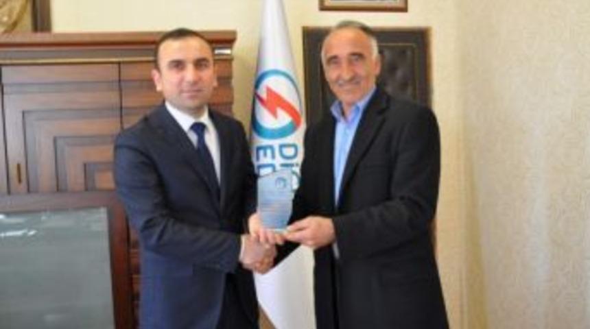 Mahalle Sakinlerinden Dicle Dedaş&rsquo;a Teşekk&uuml;r Plaketi