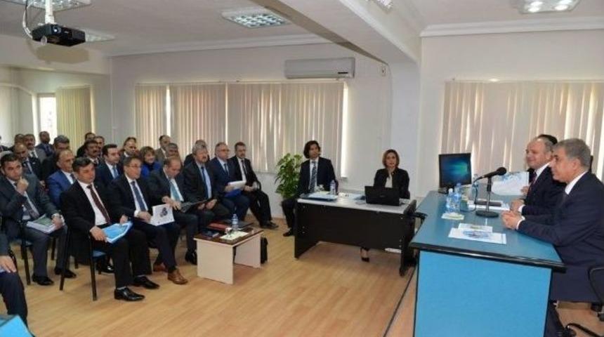 Vali &Ccedil;akacak: &ldquo;vatandaşa Hizmeti En İyi Şekilde Yerine Getirmeliyiz&rdquo;