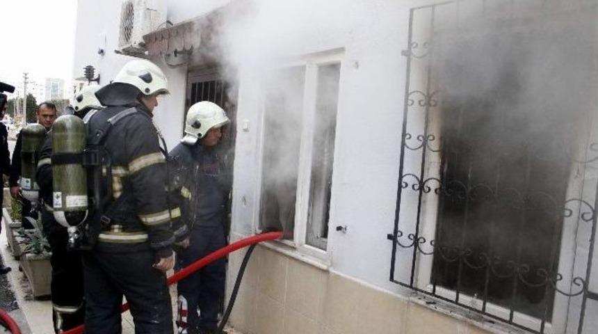 Antalya&rsquo;da Ev Yangını