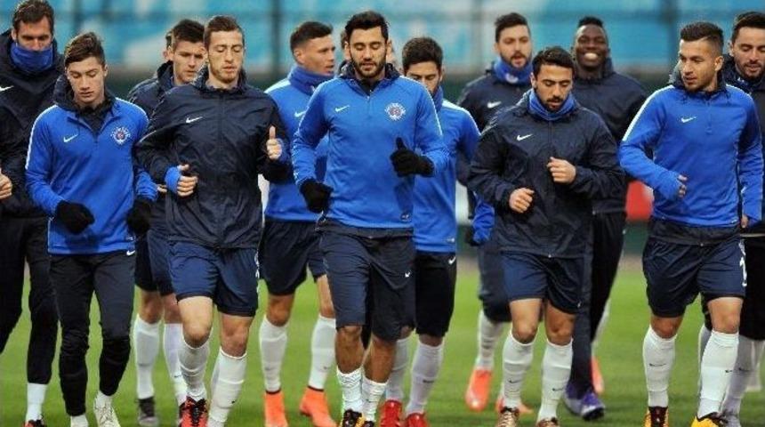 Kasımpaşa, Fenerbah&ccedil;e Ma&ccedil;ı Hazırlıklarını S&uuml;rd&uuml;rd&uuml;