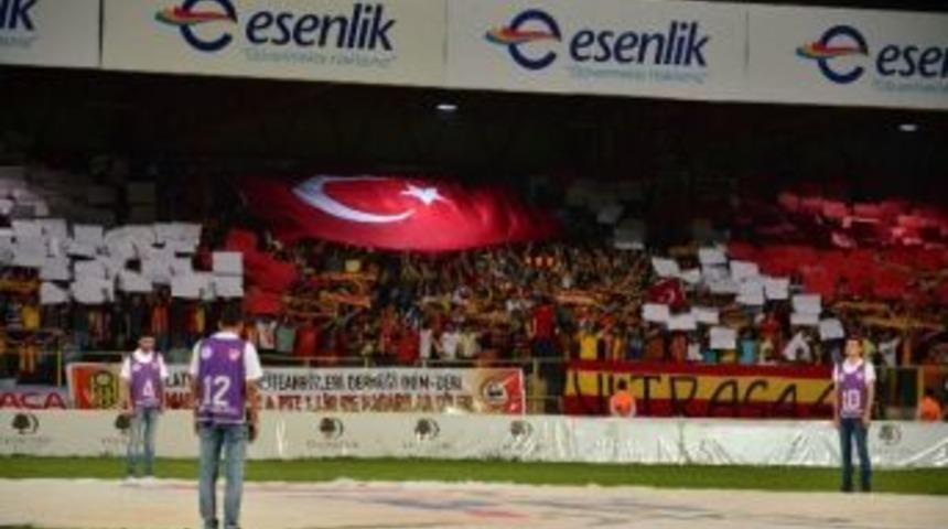 Taraftardan Derbi &Ouml;ncesi Milli Vurgu