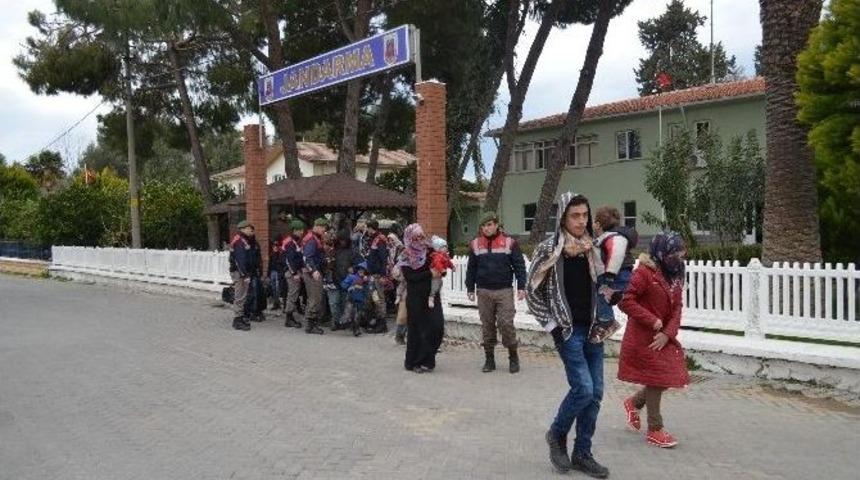 Yunanistan&rsquo;a Ka&ccedil;mak İsteyen 51 G&ouml;&ccedil;men Yakalandı