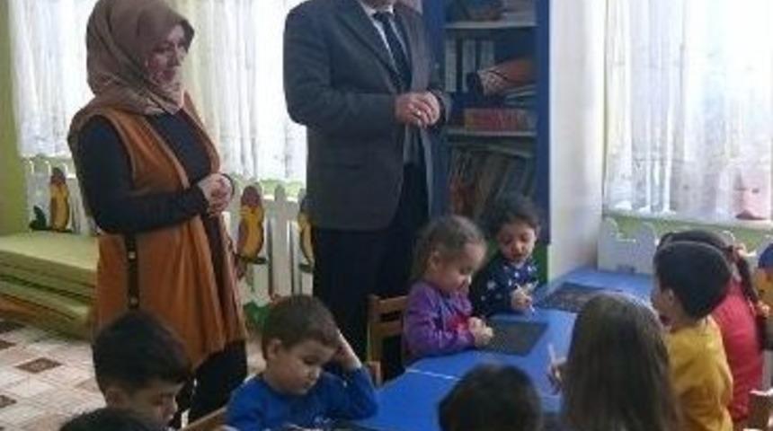 Gediz&rsquo;deki Okullarda S&uuml;t Dağıtımı Başladı