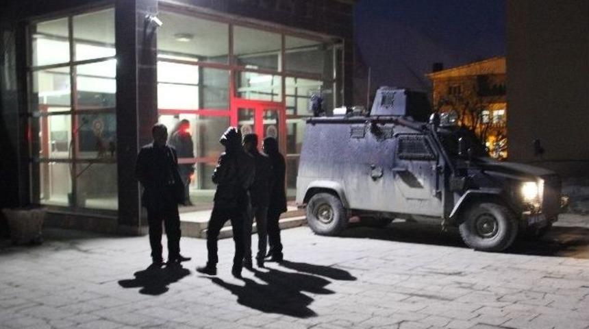 Belediye Aracında &lsquo;molotof Kokteyli&rsquo; Davasında 2 Sanığa 9 Yıl Hapis Cezası