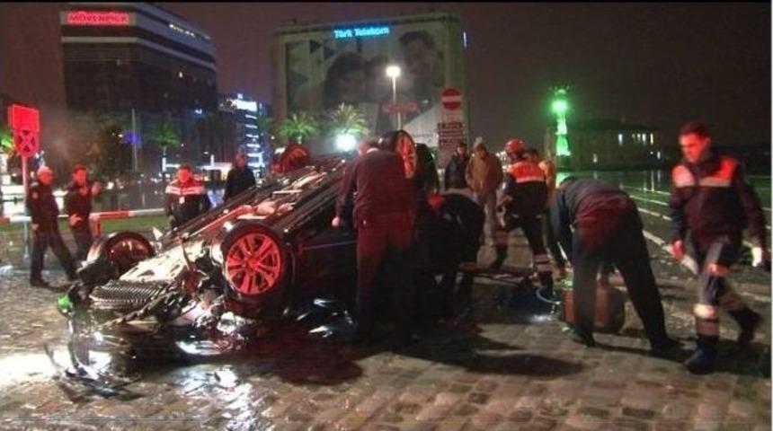 Kayganlaşan Yolda Hızını Alamayan Otomobil Takla Attı: 1&ouml;l&uuml;