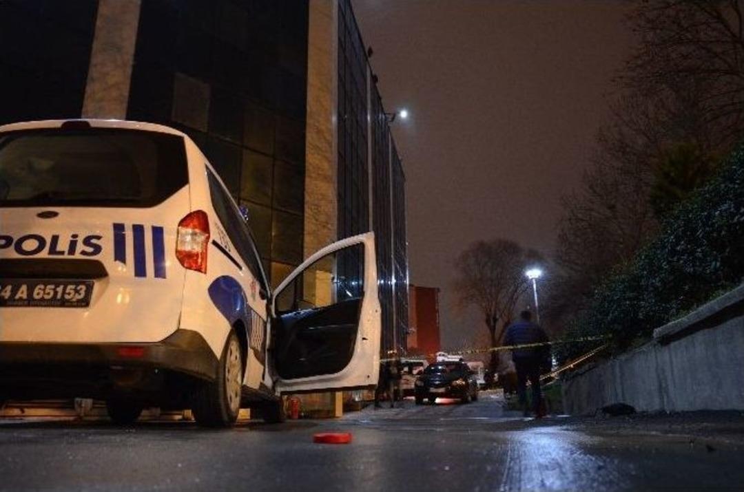 Yenişafak Ve Yeni Akit Gazetelerine Eş Zamanlı Molotoflu Ve Silahlı Saldırı D&uuml;zenlendi
