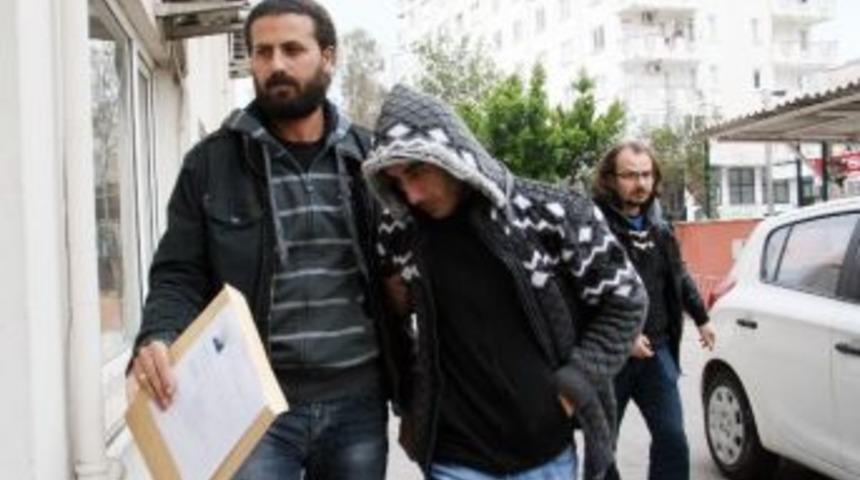 Antalya&rsquo;da Ter&ouml;r Operasyonu: 25 G&ouml;zaltı