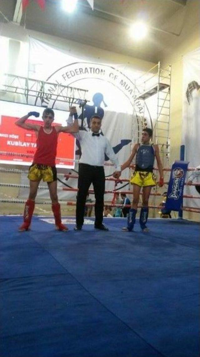 Van’ın Muaytahai Sporcuları Türkiye Şampiyonasında Göğüs Kabarttılar