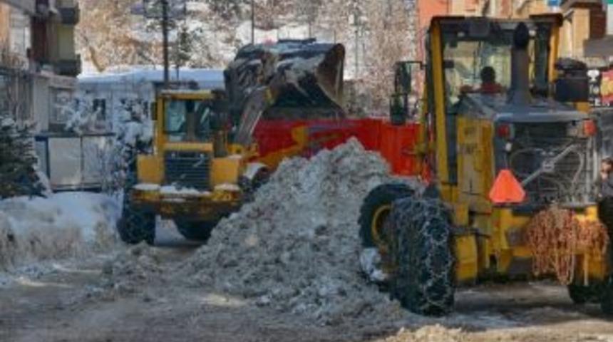 Hakkari&rsquo;de Kar Ve Buzla M&uuml;cadele &Ccedil;alışması Başlatıldı