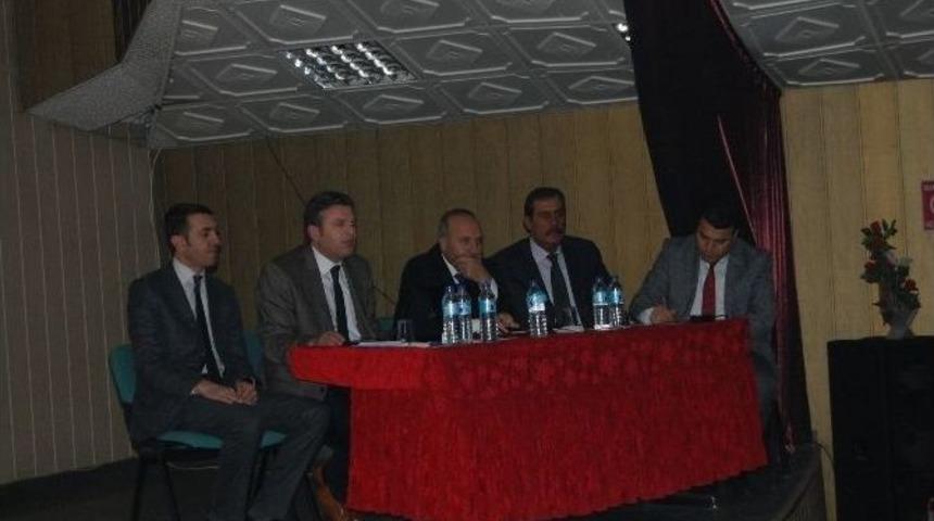 Bitlis Milli Eğitim M&uuml;d&uuml;r&uuml; Korkmaz G&uuml;roymak&rsquo;ta Okul M&uuml;d&uuml;rleri İle Toplantı Yaptı