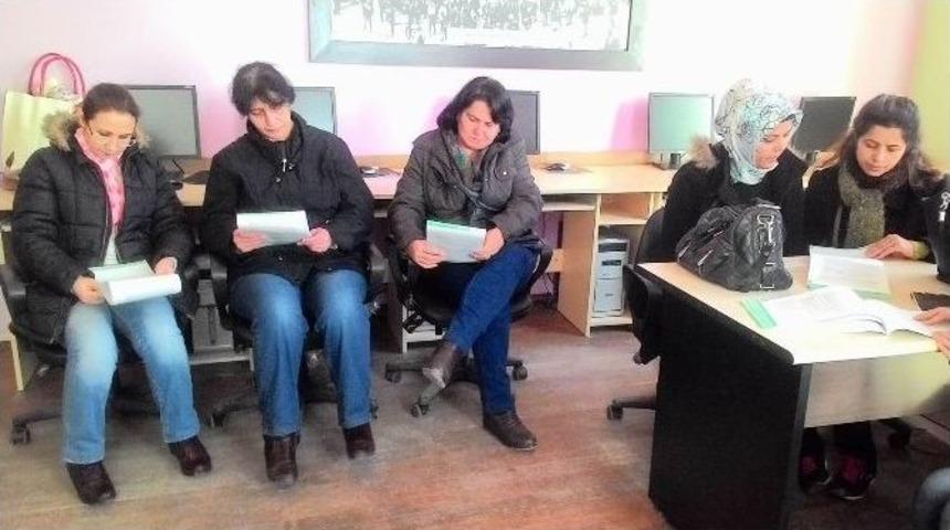 &Ccedil;ocuğun Yaş Grubuna G&ouml;re Anneye Eğitim