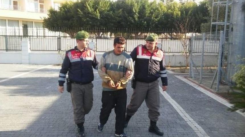 Yol Kontrol&uuml;nde Hırsız, Sahil Caddesi&rsquo;nde Esrar Yakalandı