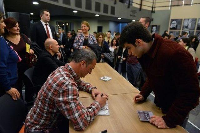Kerem G&ouml;rsev&rsquo;den Muhteşem Konser 1