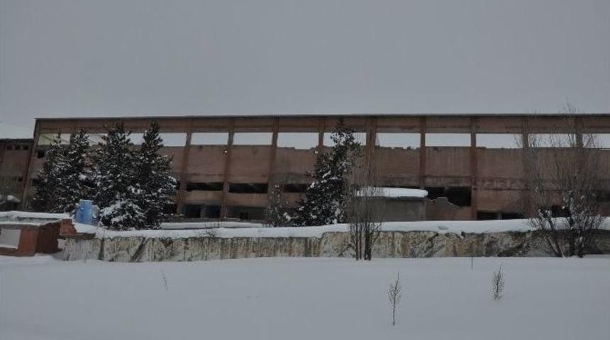 Sarıkamış Ayakkabı Fabrikası Tamamen Talan Edildi!
