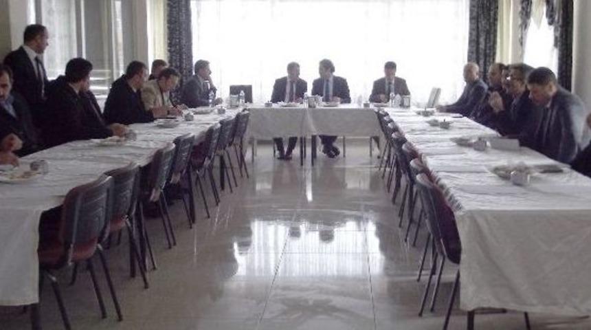 Gevaş Belediye Başkanı Eğitim Camiasıyla Buluştu