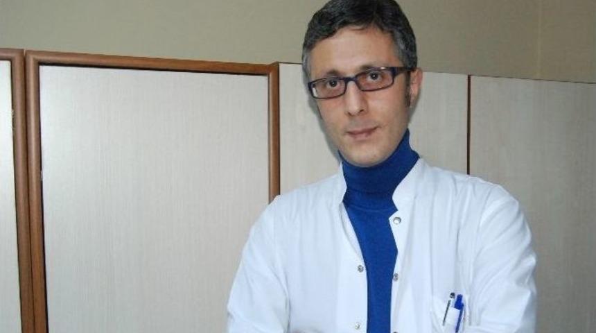 Hastanın B&ouml;breğinden 5 Santim Taş &Ccedil;ıkartıldı