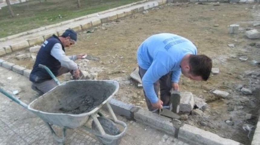 Yunusemre&rsquo;de Kaldırım Ve Yollar D&uuml;zenleniyor