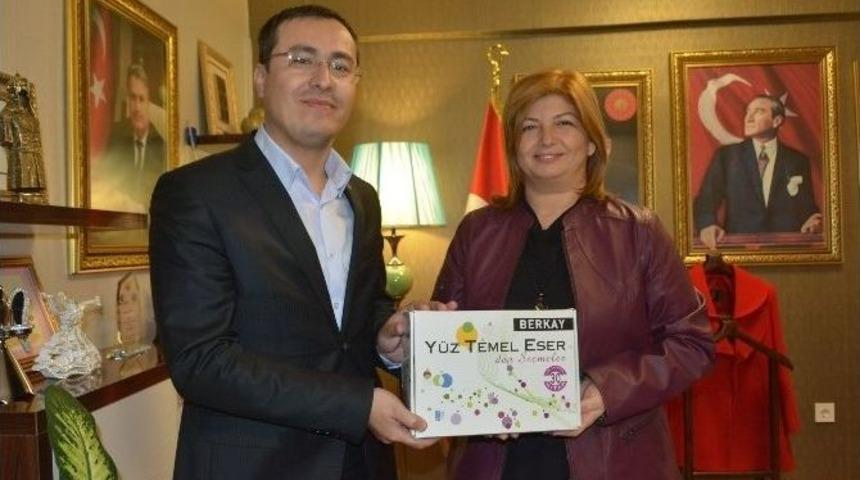 Yunusemre&rsquo;den 7 G&uuml;zel Adam K&uuml;t&uuml;phanesi&rsquo;ne Destek