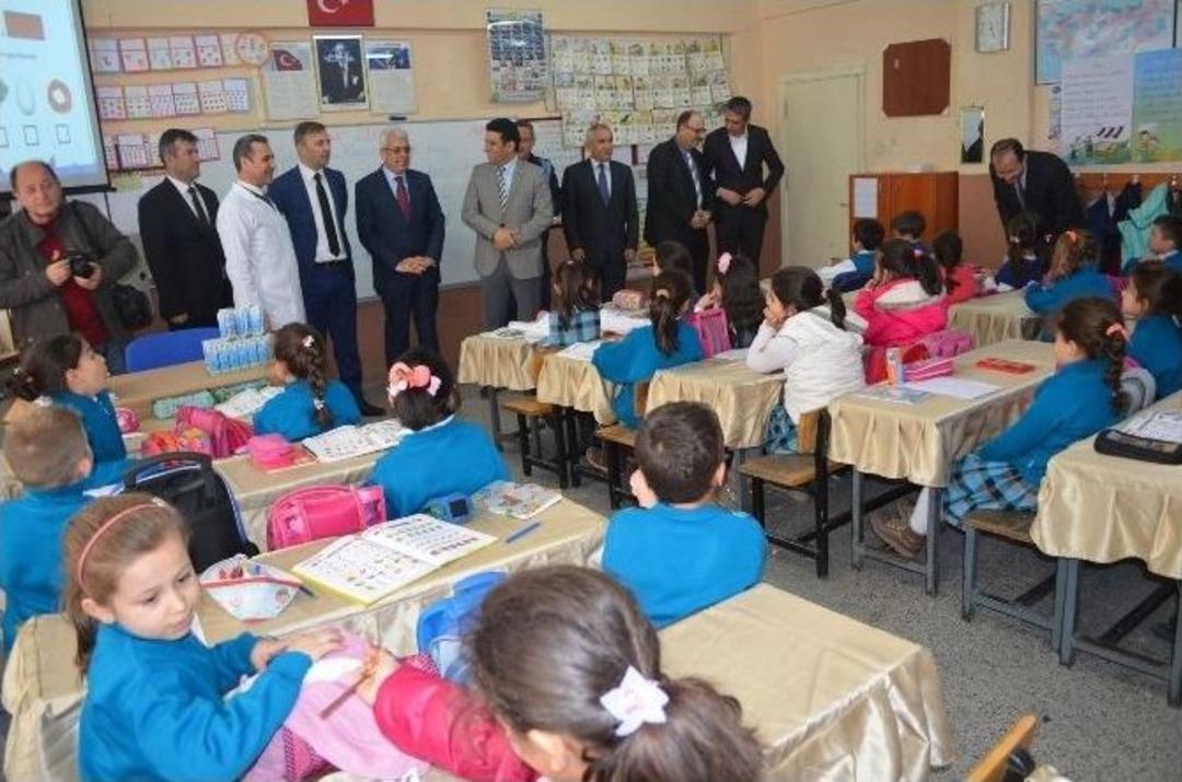 Kula&rsquo;da 2 Bin 948 &Ouml;ğrenci S&uuml;t İ&ccedil;ecek