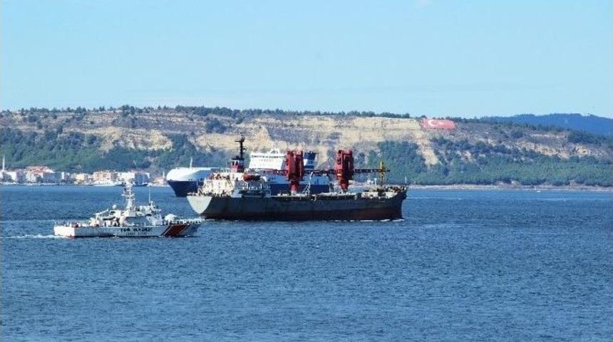 Rus Askeri Kargo Gemisi &Ccedil;anakkale Boğazı&rsquo;ndan Ge&ccedil;ti