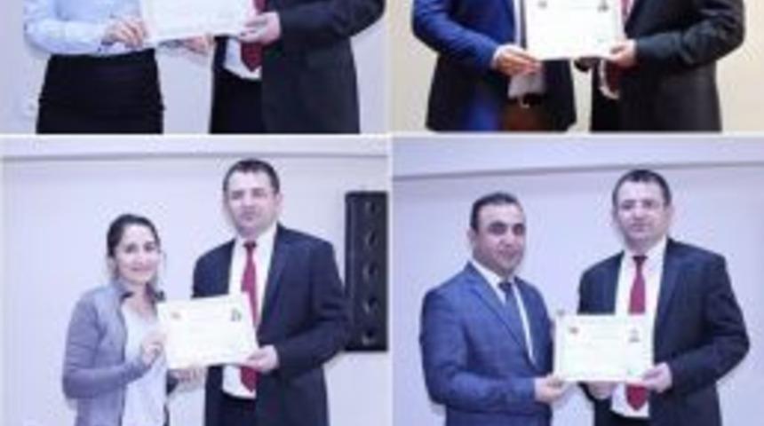 Vali Fidan Başarılı Sağlık &Ccedil;alışanlarını &Ouml;d&uuml;llendirdi