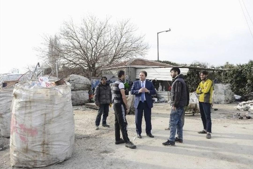 Kağıt Toplayıcılarına S&uuml;rpriz Ziyaret