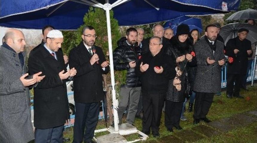 T&uuml;rkiye&rsquo;nin İlk Kadın Belediye Başkanı Mezarı Başında Anıldı