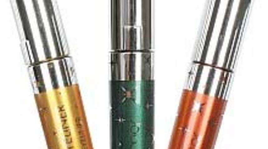 Pırıltılı Eyeliner