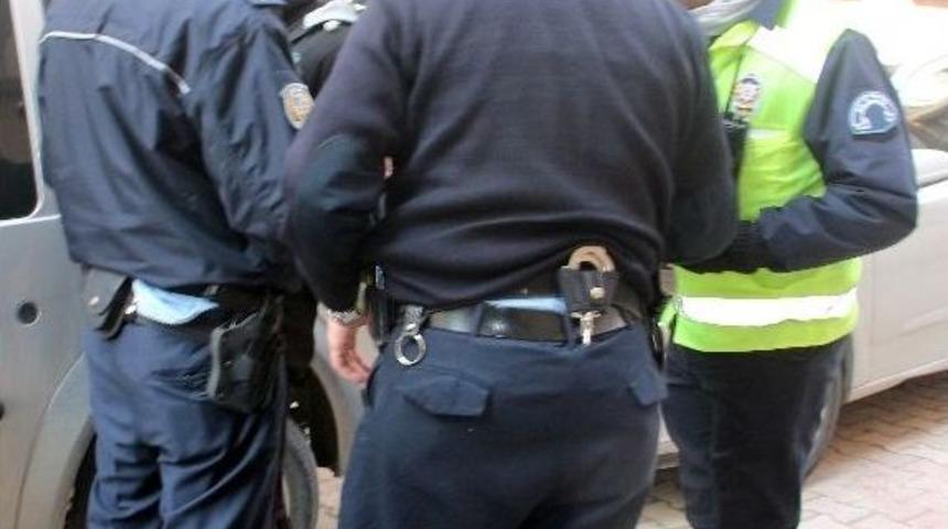 T&uuml;fekle Rastgele Ateş A&ccedil;an Şahsı, Polis Etkisiz Hale Getirdi