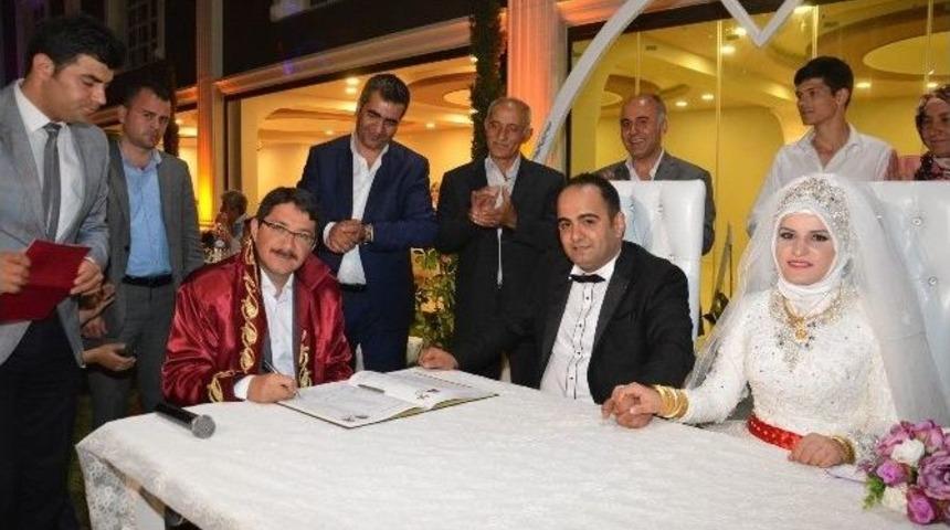 Şehzadeler&rsquo;de Bin 500 &Ccedil;ift D&uuml;nya Evine Girdi