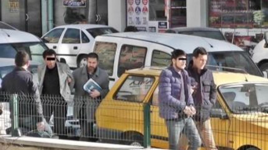 Dolandırıcılar Polisten Ka&ccedil;amadı