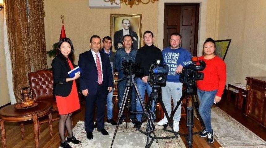 Vali T&uuml;rker Kazakistan Kanalına R&ouml;portaj Verdi