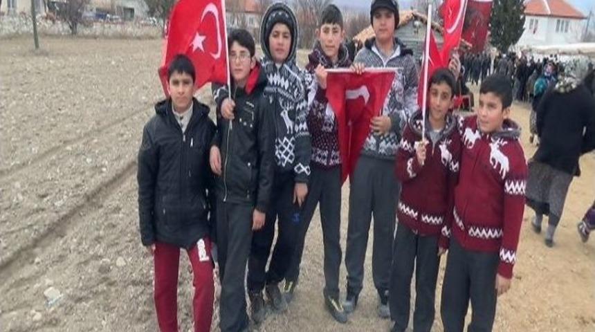 Afyonkarahisarlı Şehidin Baba Evinde Acılı Bekleyiş S&uuml;r&uuml;yor