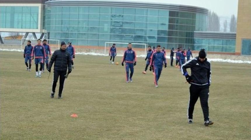 Tolunay Kafkas: "kayserispor &Ccedil;ok İyi Futbol Oynayan Bir Takım Olarak Sahada Olacak"