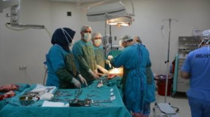 Karnından 20 Kilogramlık Ur &Ccedil;ıktı