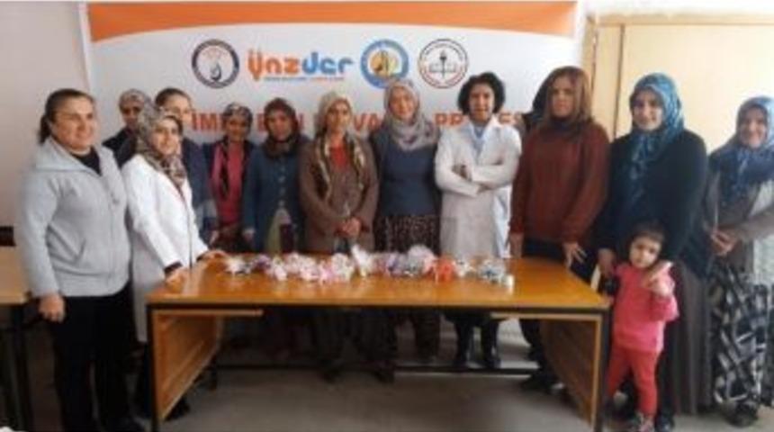 Yazıhanlı Kadınlar Nikah Şekeri &Uuml;retecek