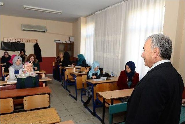 Vali Büyük, Tepebağ Anadolu İmam Hatip Lisesi’ni Ziyaret Etti