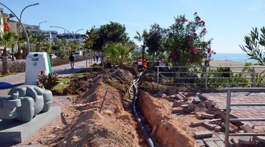 Alanya Sahil Şeridi Sezona Hazırlanıyor