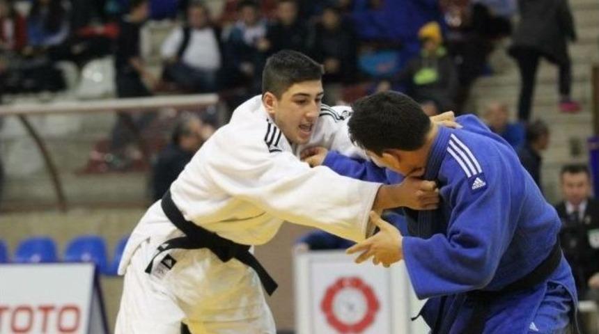 T&uuml;rkiye Judo Şampiyonası&rsquo;na B&uuml;y&uuml;kşehir Damgası