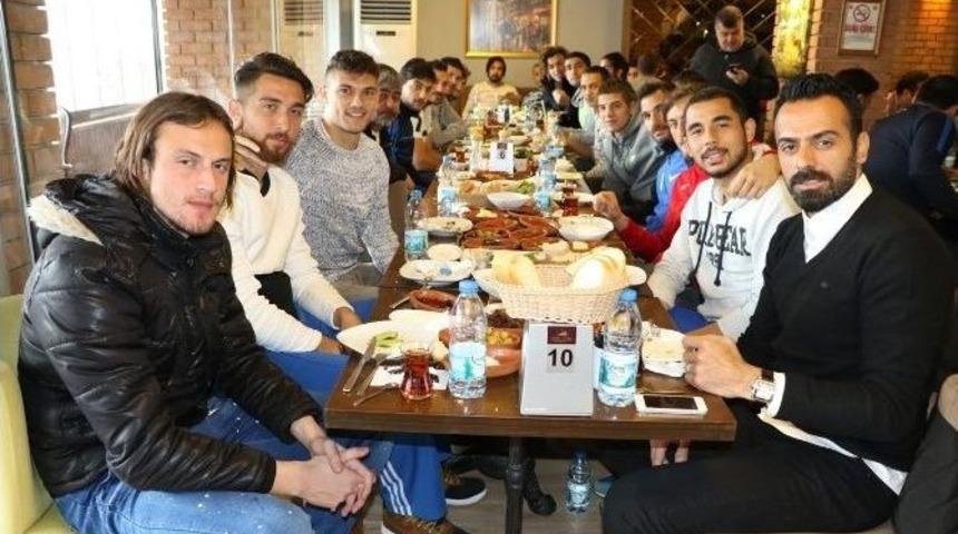B&uuml;y&uuml;kşehir Belediyespor&rsquo;a Kahvaltı Morali