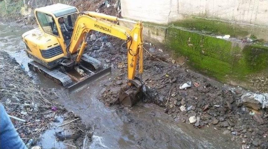 İncirliova&rsquo;nın Mahallelerinde Hizmetler S&uuml;r&uuml;yor